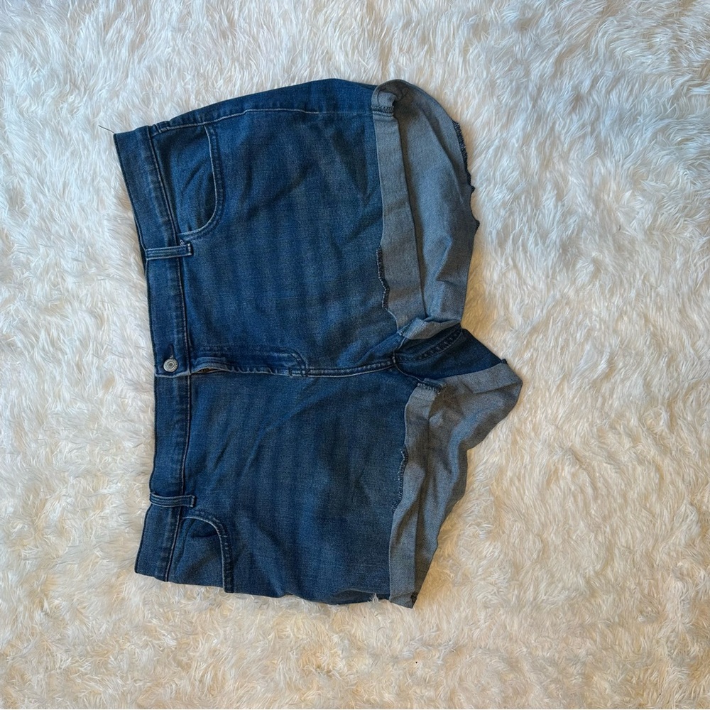 Old Navy Mid-Rise Denim Shorts in Dark Blue